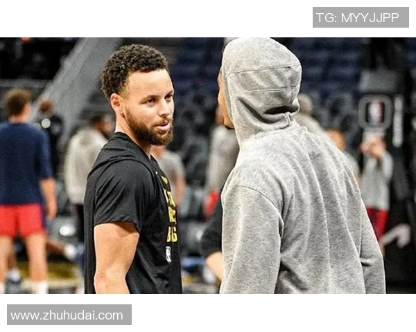 库里评分结果揭晓引热议 是巅峰高光时刻还是陷入低迷困境